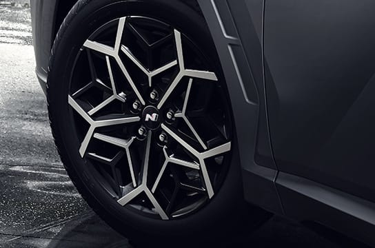 N Unique 19” alloy wheels